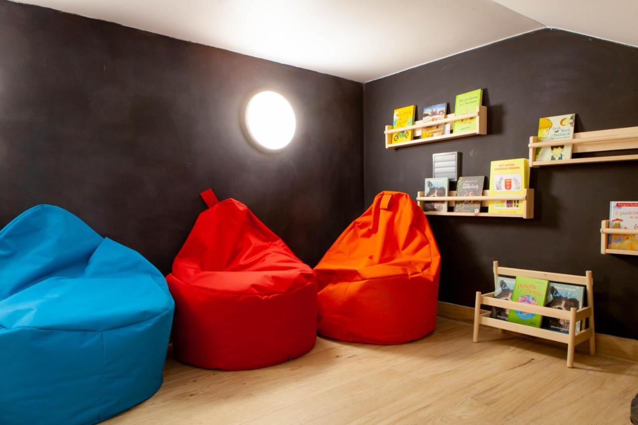 Hostel Montessori Гданьск Экстерьер фото